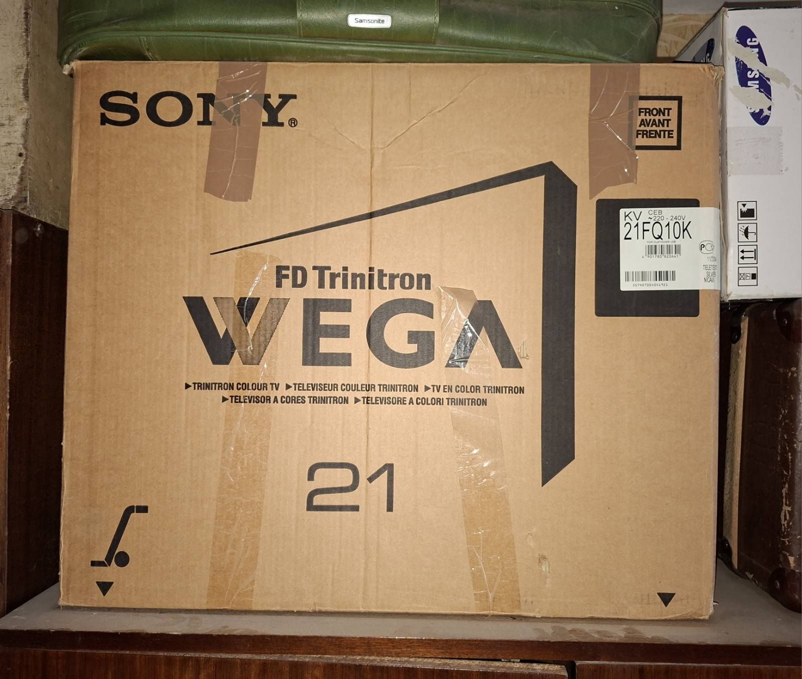 Телезизор SONY  KV21  TRINITTRON 2004г. .