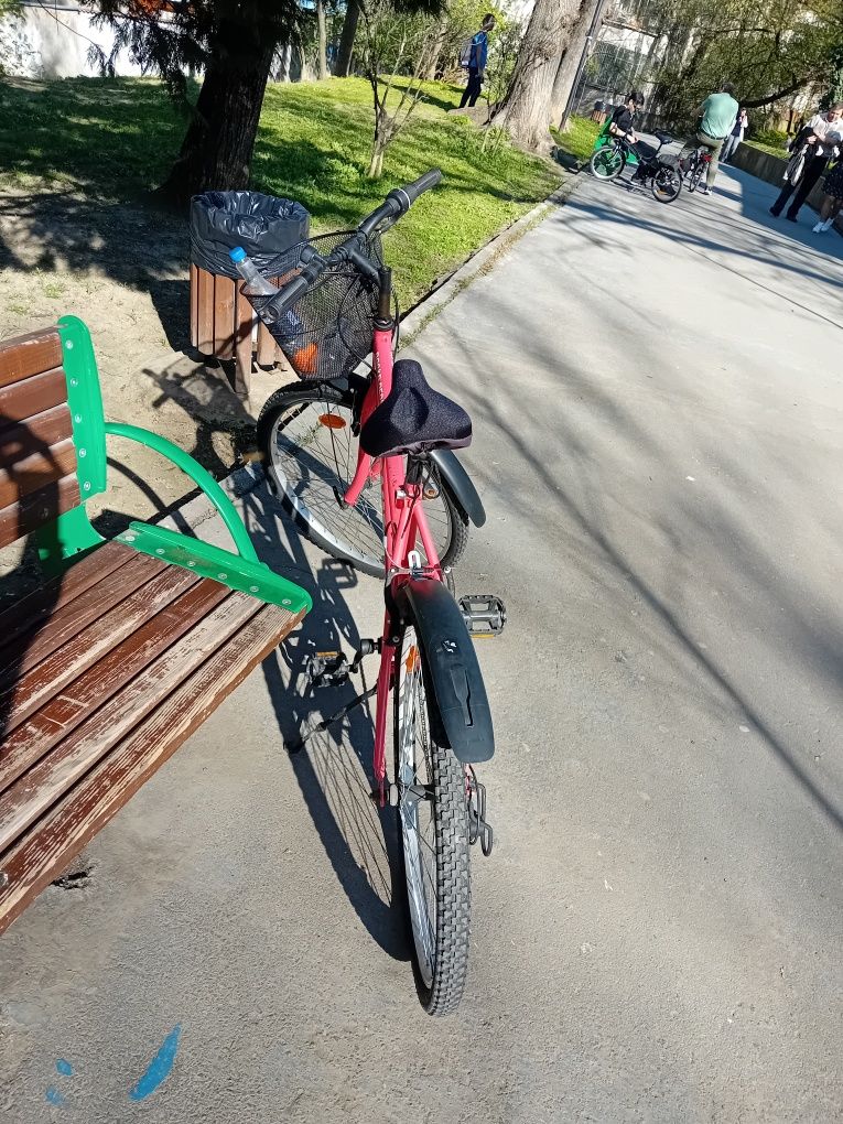 Bicicleta B Twin roșie stare foarte bună