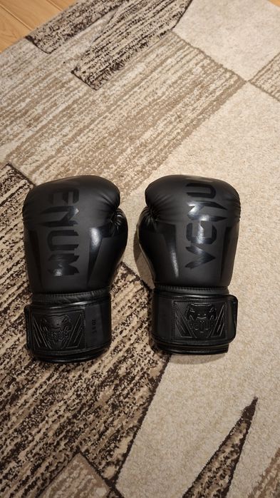 Premium Manusi Box Venum Elite 14oz