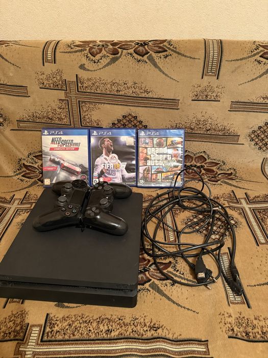 Продам PlayStation4 слим