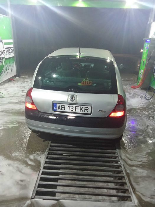 Vand Renault Clio 2 1.2 benzină
