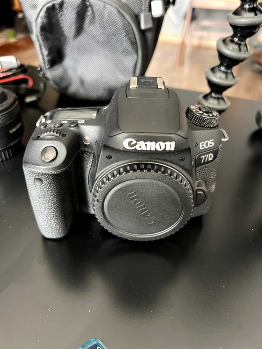 Canon EOS 77D с пълен комплект обективи и аксесоари и подаръци