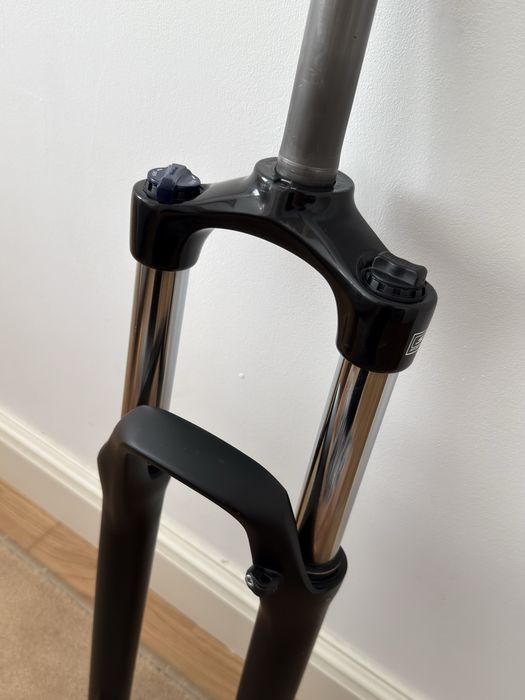 Furca SR Suntour Coil, 120mm, 27.5