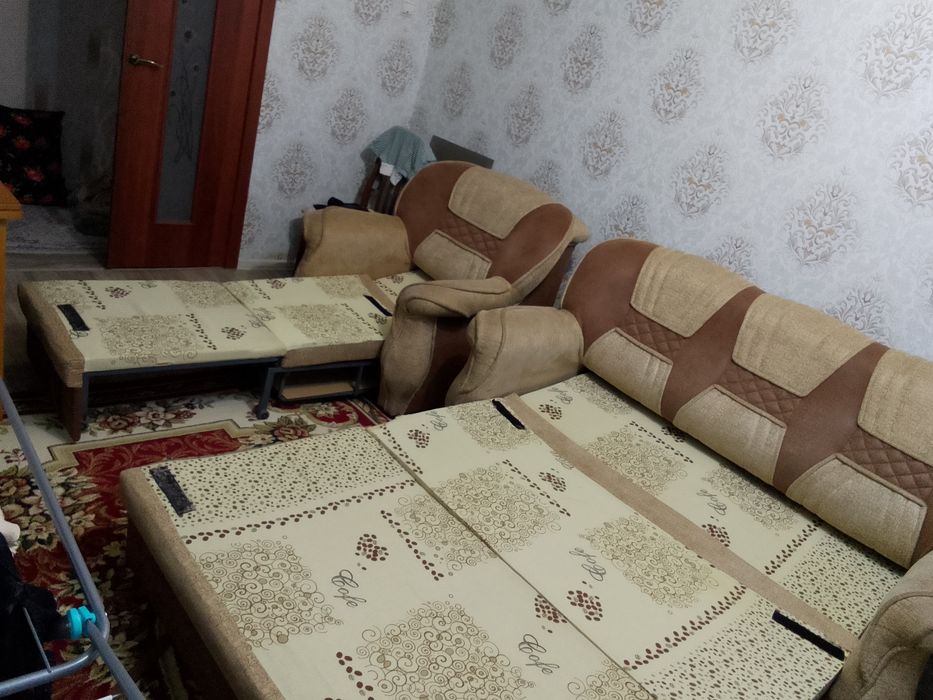 Диван и два кресла