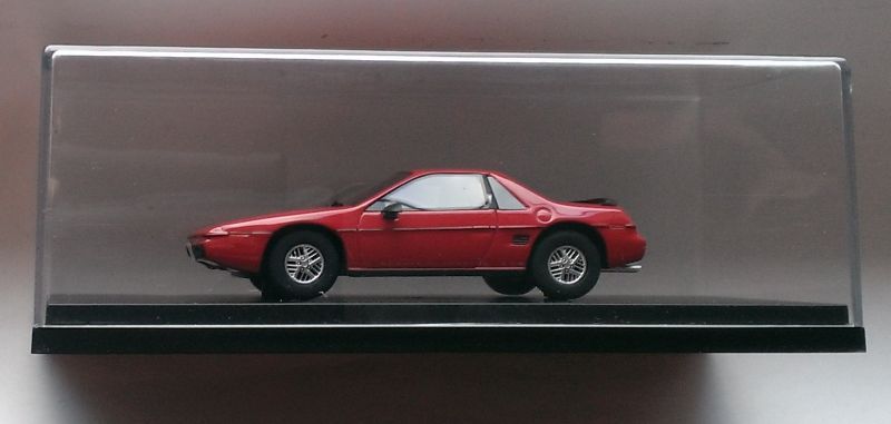 Macheta Pontiac Fiero 2M4 1984 - BOS Models, scara 1:43