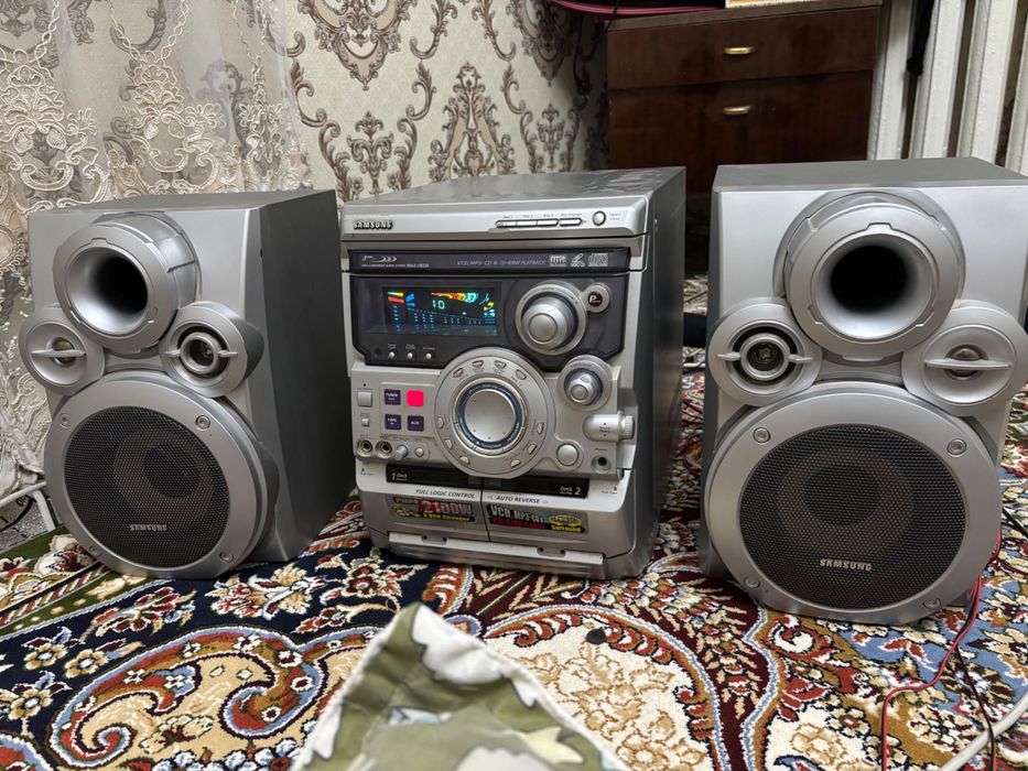 Samsung sentr kalonkalari bilan turgan faqat