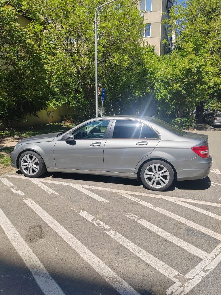 Mercedes  Benz C180