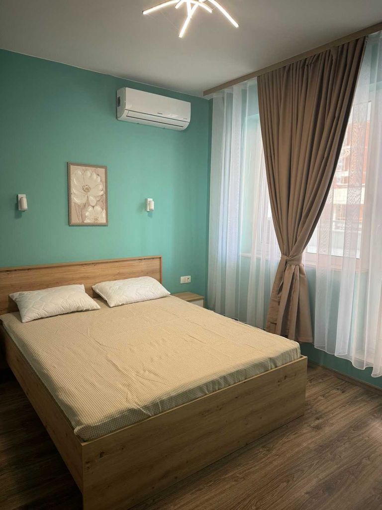 Дава се под наем Двустаен апартамент в Бургас, Славейков - 80 кв.м за 600 € - Снимка #1