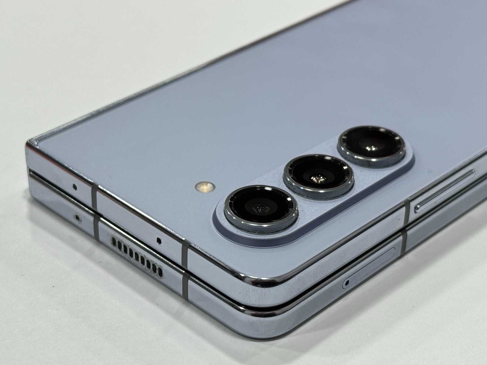 Телефон - Samsung Galaxy Z Fold 5 / 256GB