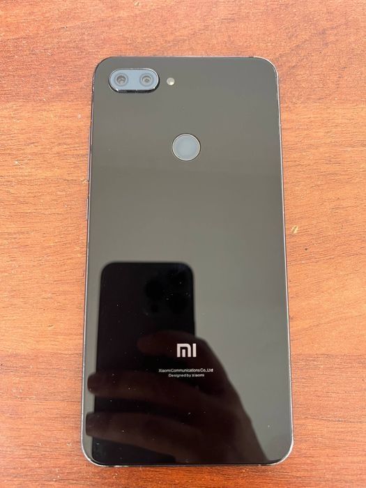 Mi 8 lite 64 gb srochna sotiladi