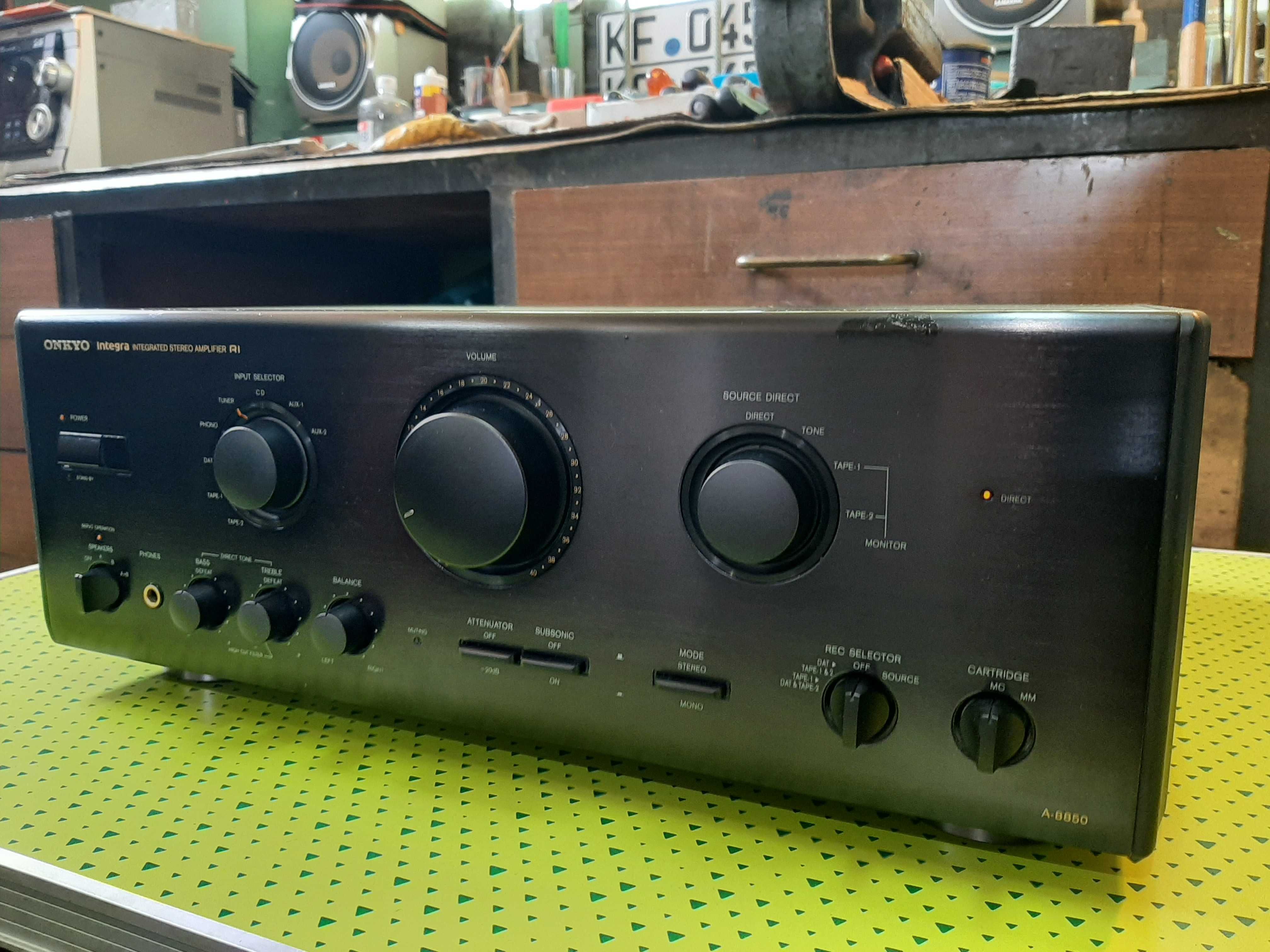 Onkyo 8850, стерео усилвател