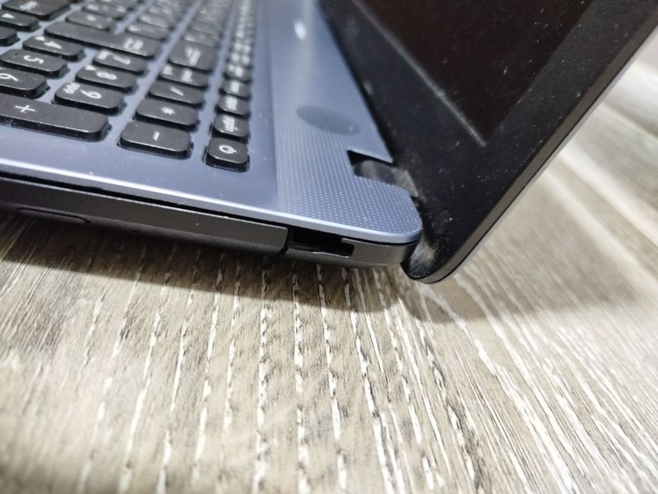 ASUS ofisnoy noutbook 4/500gb xotira xolat yaxshi