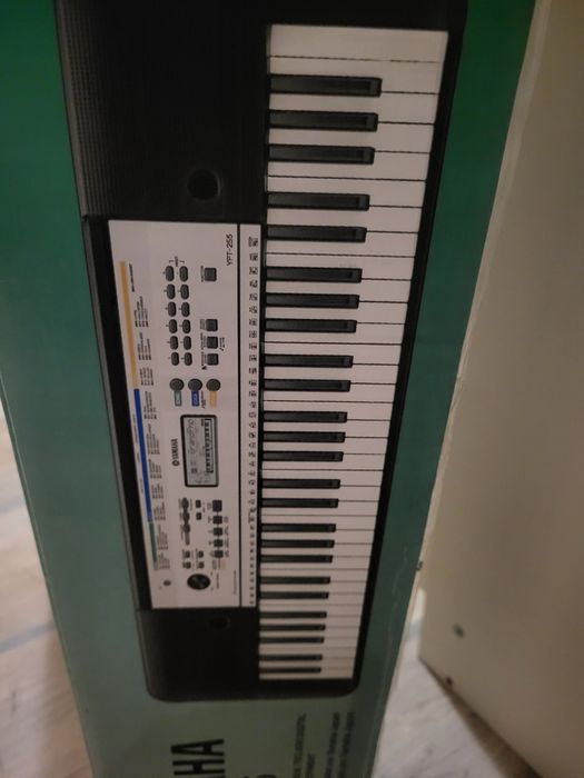 Синтезатор ,Yamaha