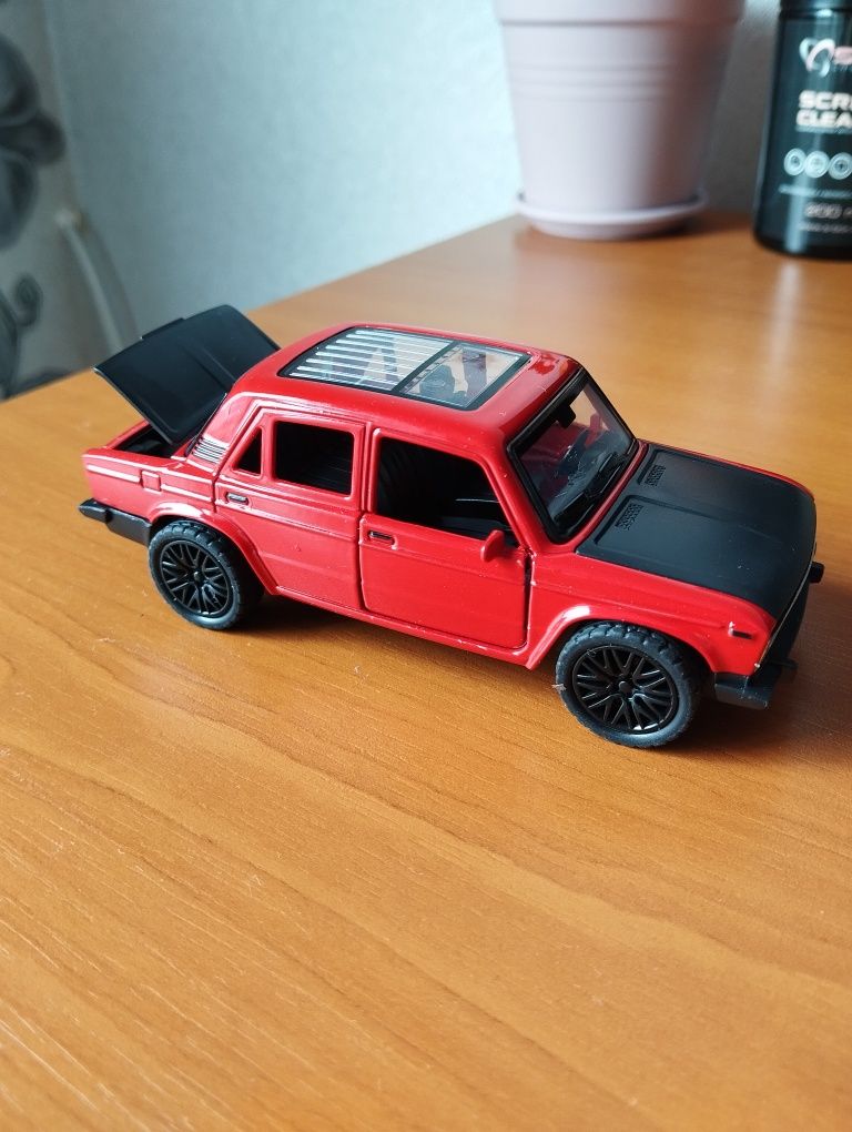 Метална кола LADA 1500-1977г.