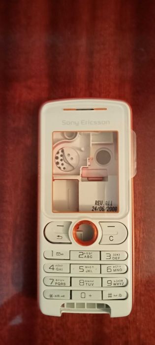 Продам сменный корпус для телефона SonyEricsson W200i