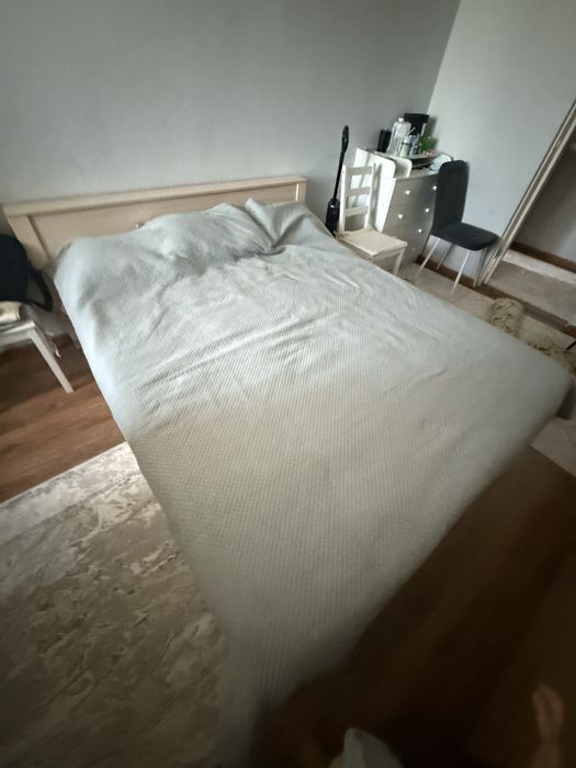 Продам двухспальную кровать 200*160