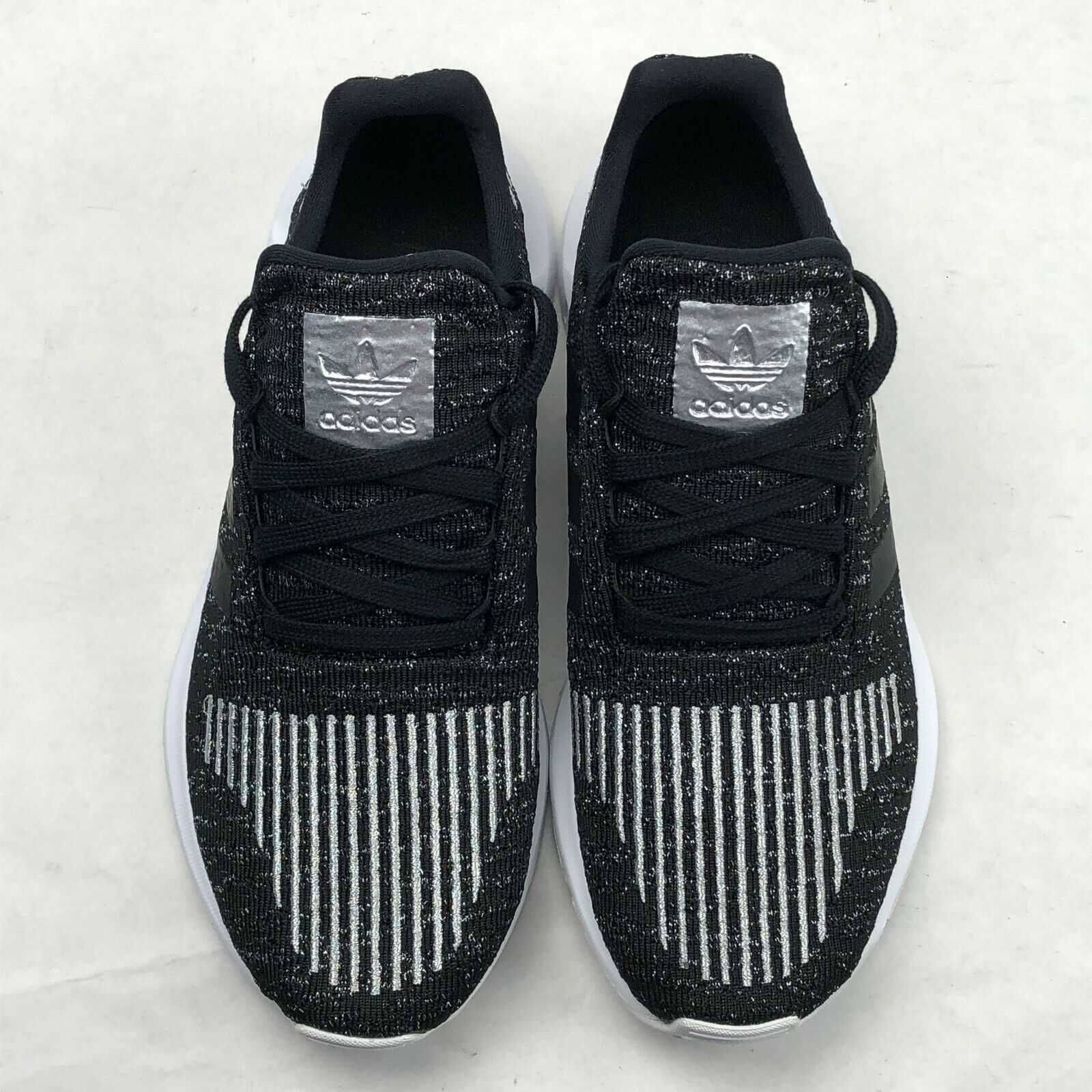 НОВИ Adidas Swift Run Core Black ОРИГИНАЛНИ дамски маратонки - 38/24,5