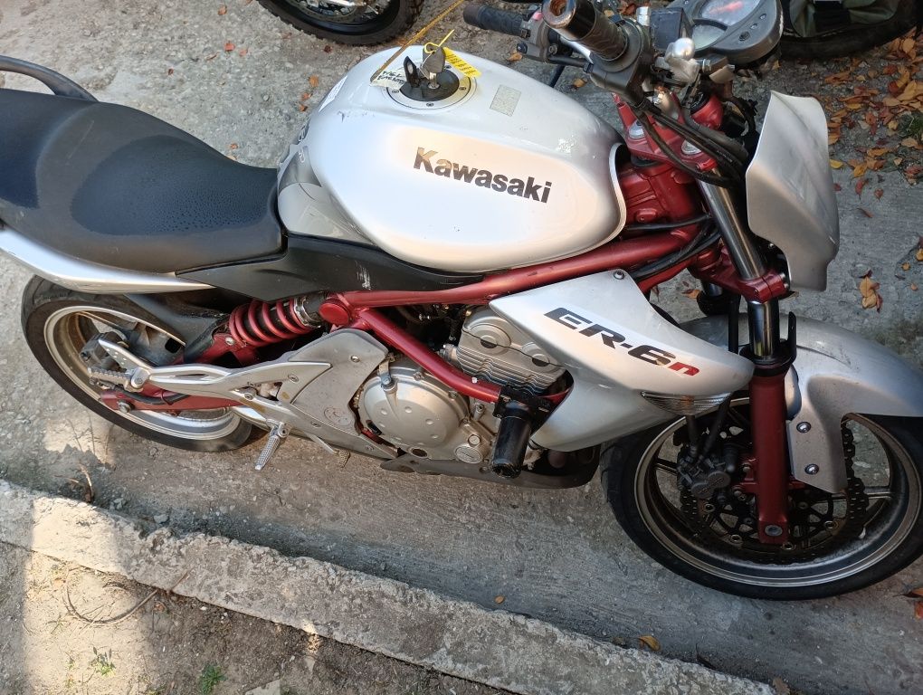 Kawasaki Er6 N на части