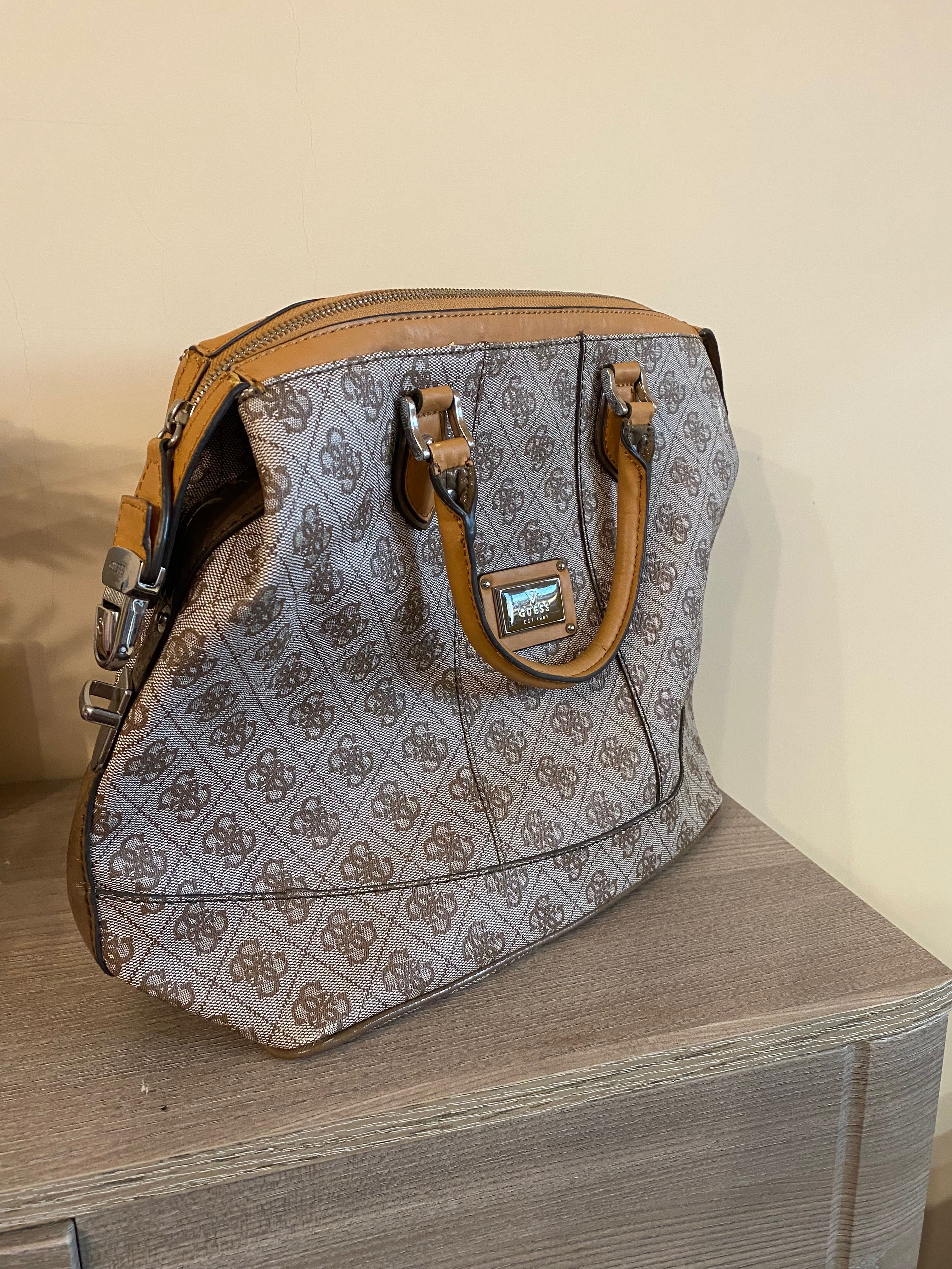 Дамска чанта Guess