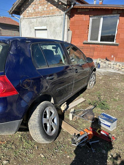 Голф 5 1.9 105кс за Части