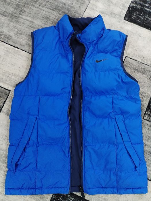 Vestă Nike două fețe originală mărimea M.