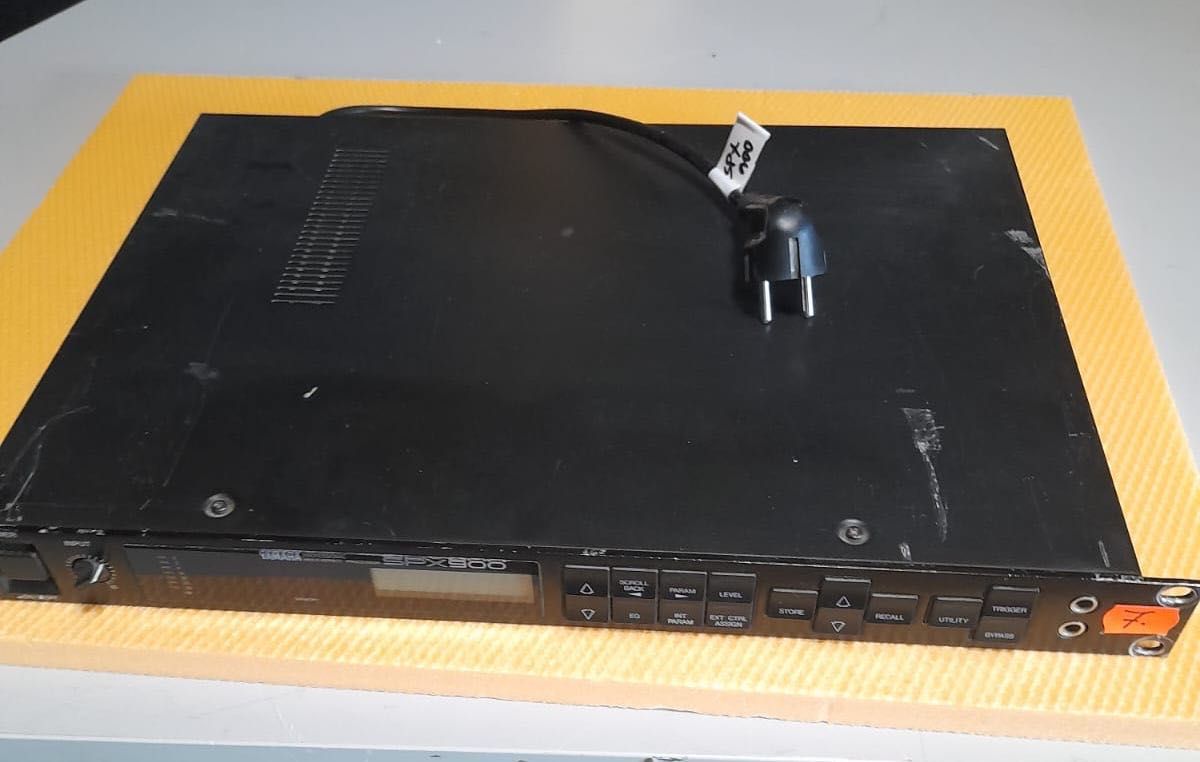 Yamaha SPX900  reverb procesor delay
