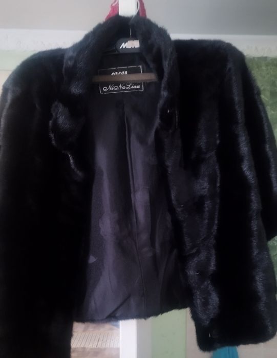 Продам норковую шубу, авто леди.