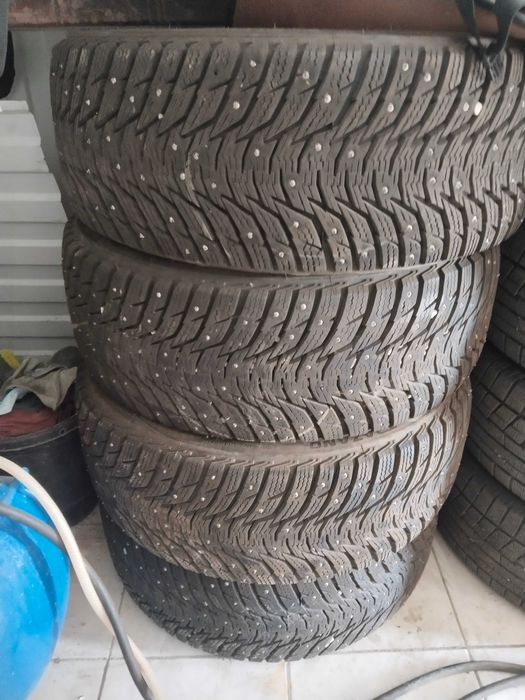 Автошины 235/45/18