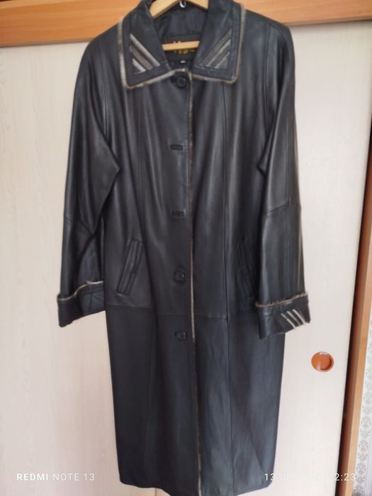 Продам кожаный плащь женский