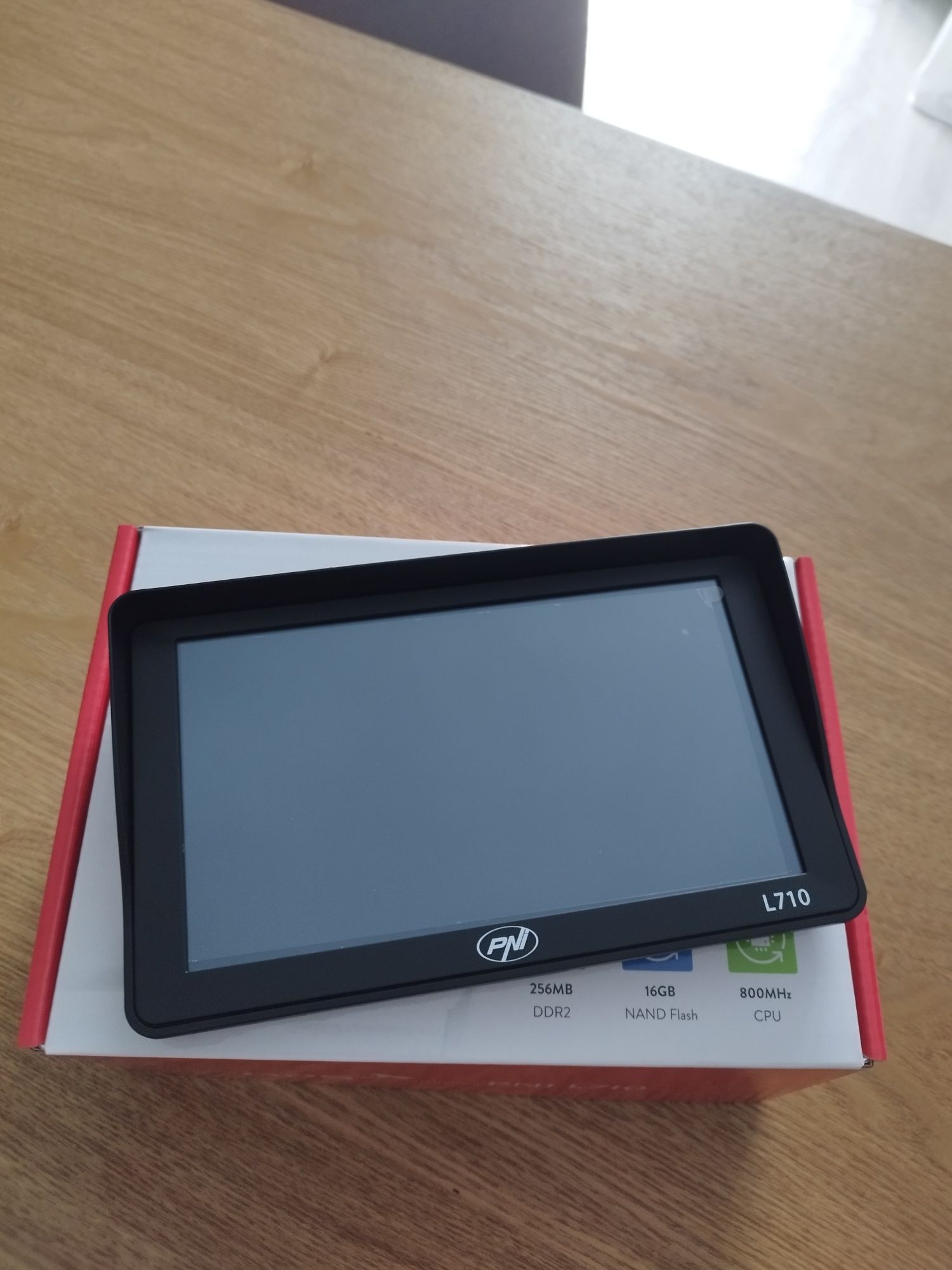 GPS PNI L710 Pro - cu harti here, navitruck si tomtom