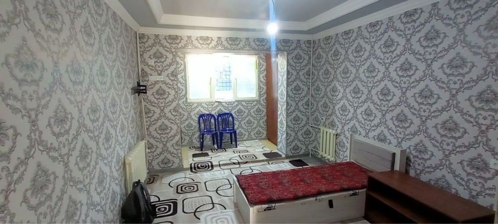 Bodomzor masjidi oldida 1 xonali 1 kv fakat sheriklika bola olinadi