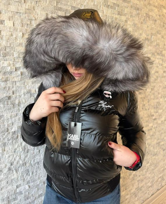 Дамски якета с естествен косъм на качулката.