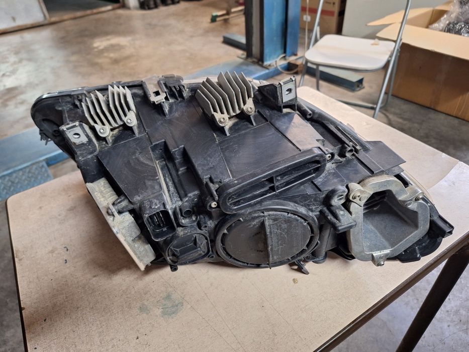 Faruri Far stânga bmw F10 F11 bi-xenon adaptiv