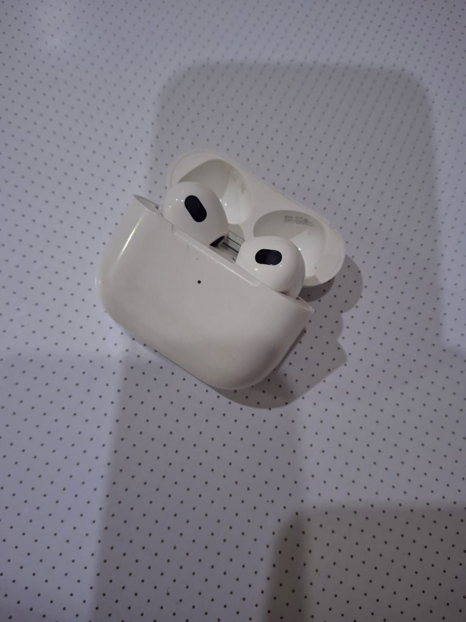 Apple AirPods 3 with Lightning Charging Case белый