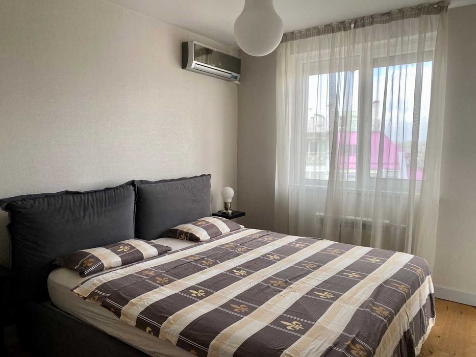 Дава се под наем Тристаен апартамент в София, Лозенец - 116 кв.м за 1300 € - Снимка #1