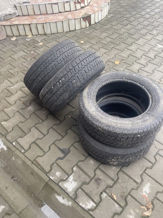 Vand Cauciucuri/Anvelope Iarna 205/65 R15 C vechi dar bune