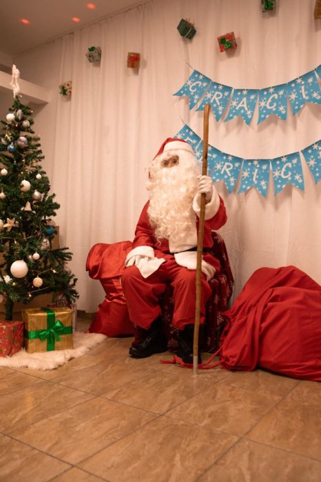 Moș Crăciun de Închiriat!