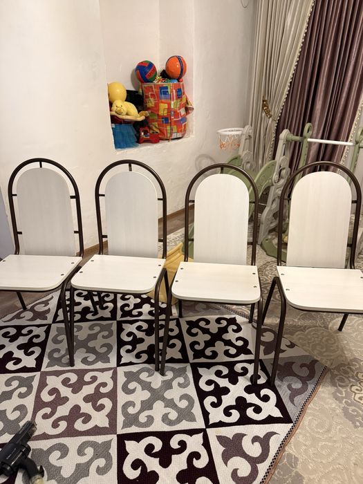 Продам железные стулья 6 шт