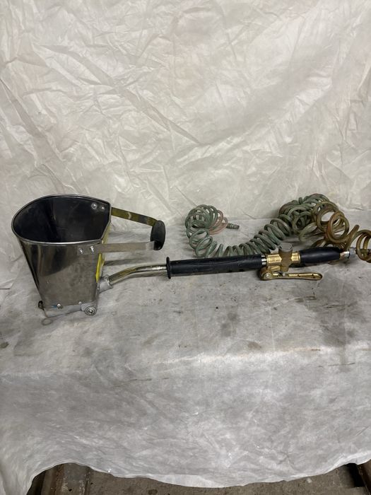 Продается Штукатурный хоппер - ковш