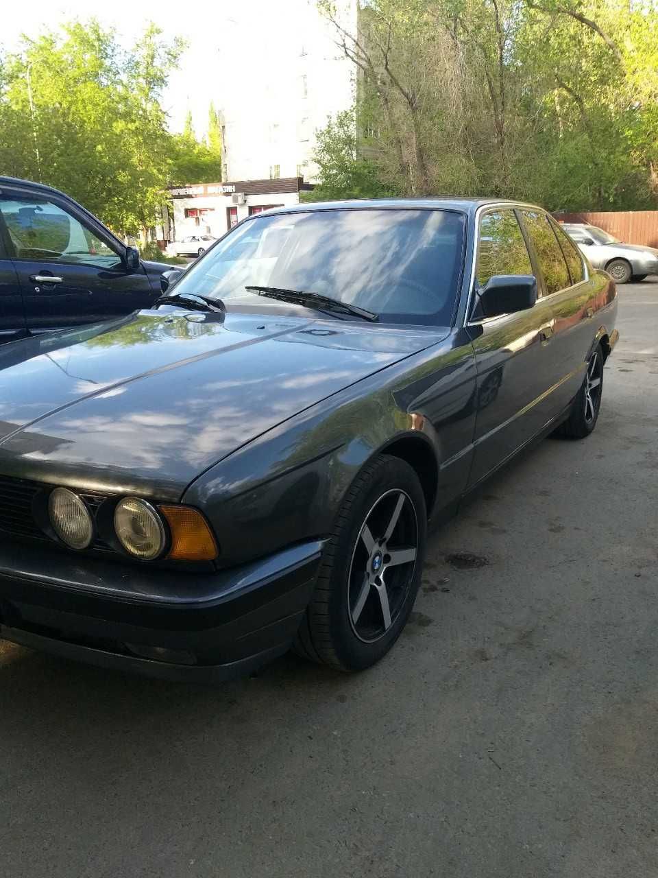 Продам  BMW E34 525