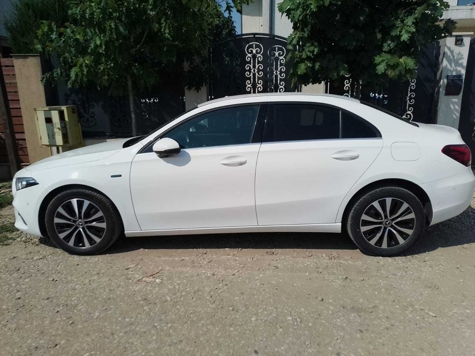 Vând Mercedes A 250e Plug-in Hybrid– 160 CP – Automată – Impecabilă!