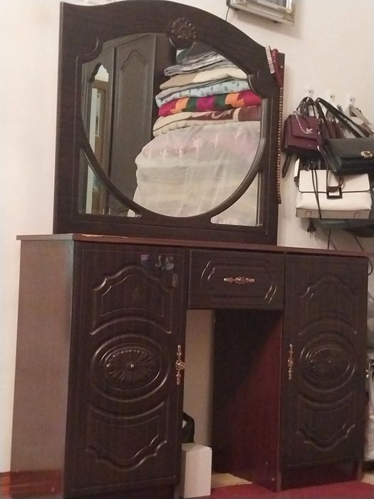 Спальный мебель в хорошем состоянии