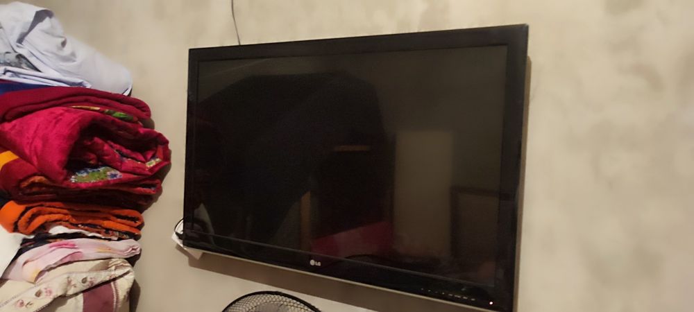 Телевизор LG  120 диоганал