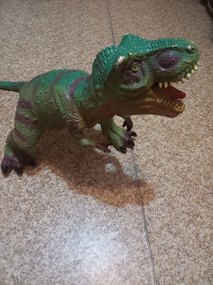 Игрушка динозаврик
