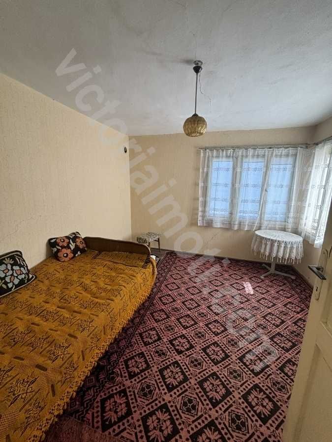 Здрава къща в Карайесен!