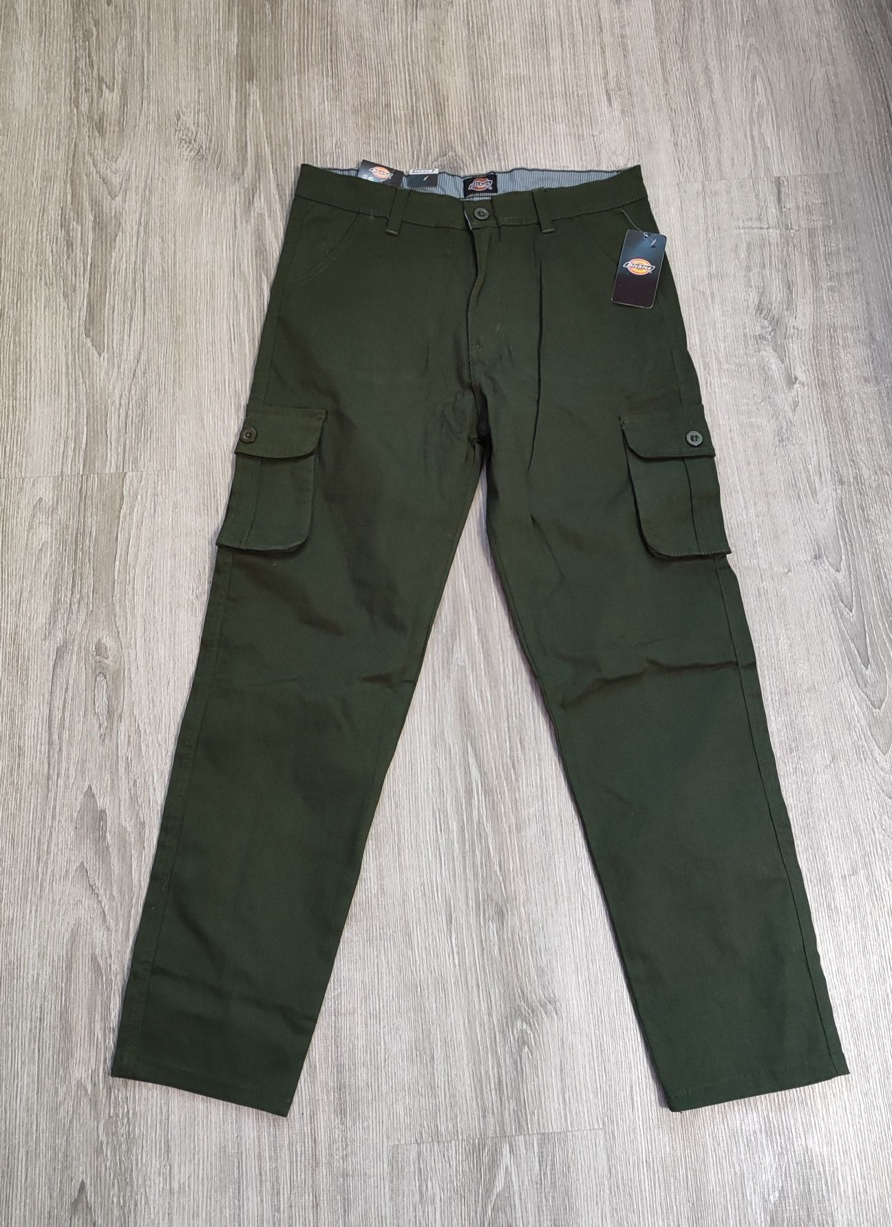 Нов панталон Dickies 32 size