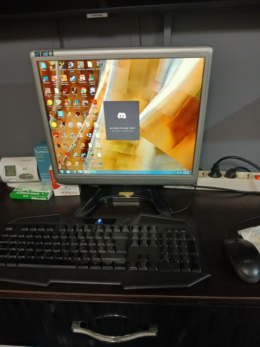 Vând calculator PC complect  HP