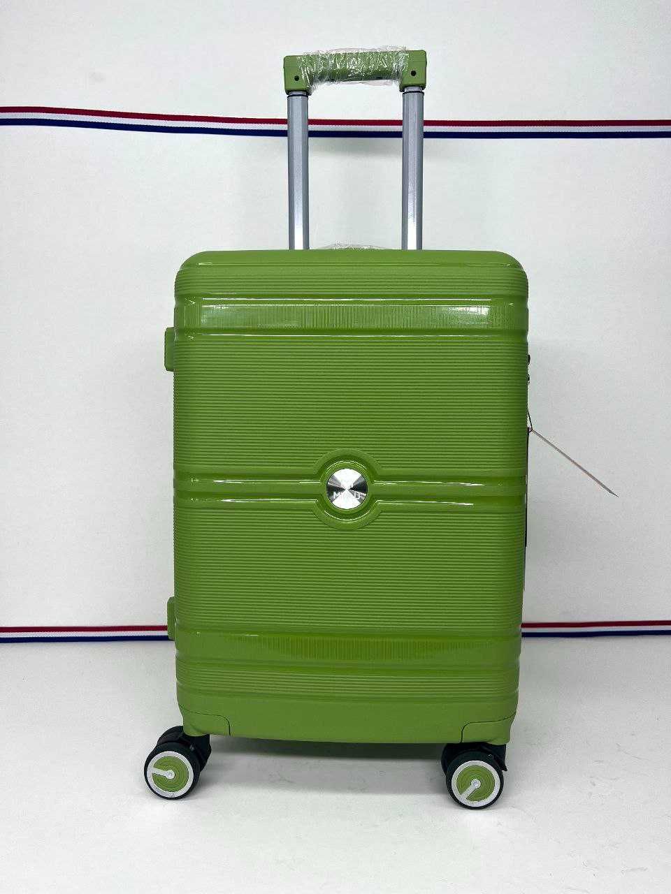 Прочные чемоданы из полипропилена