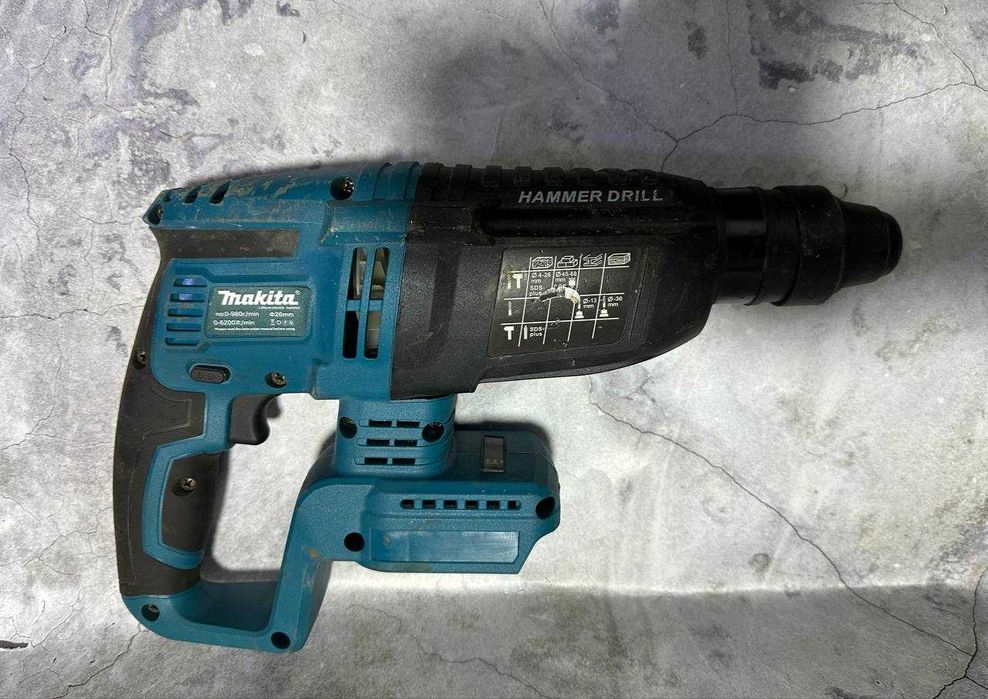 Перфоратор Makita (г. Астана ул. Женис 24) Л 582921