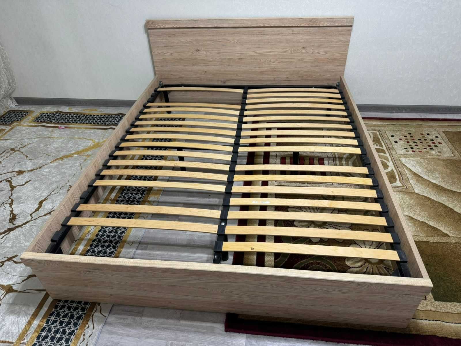 кровать двухместная